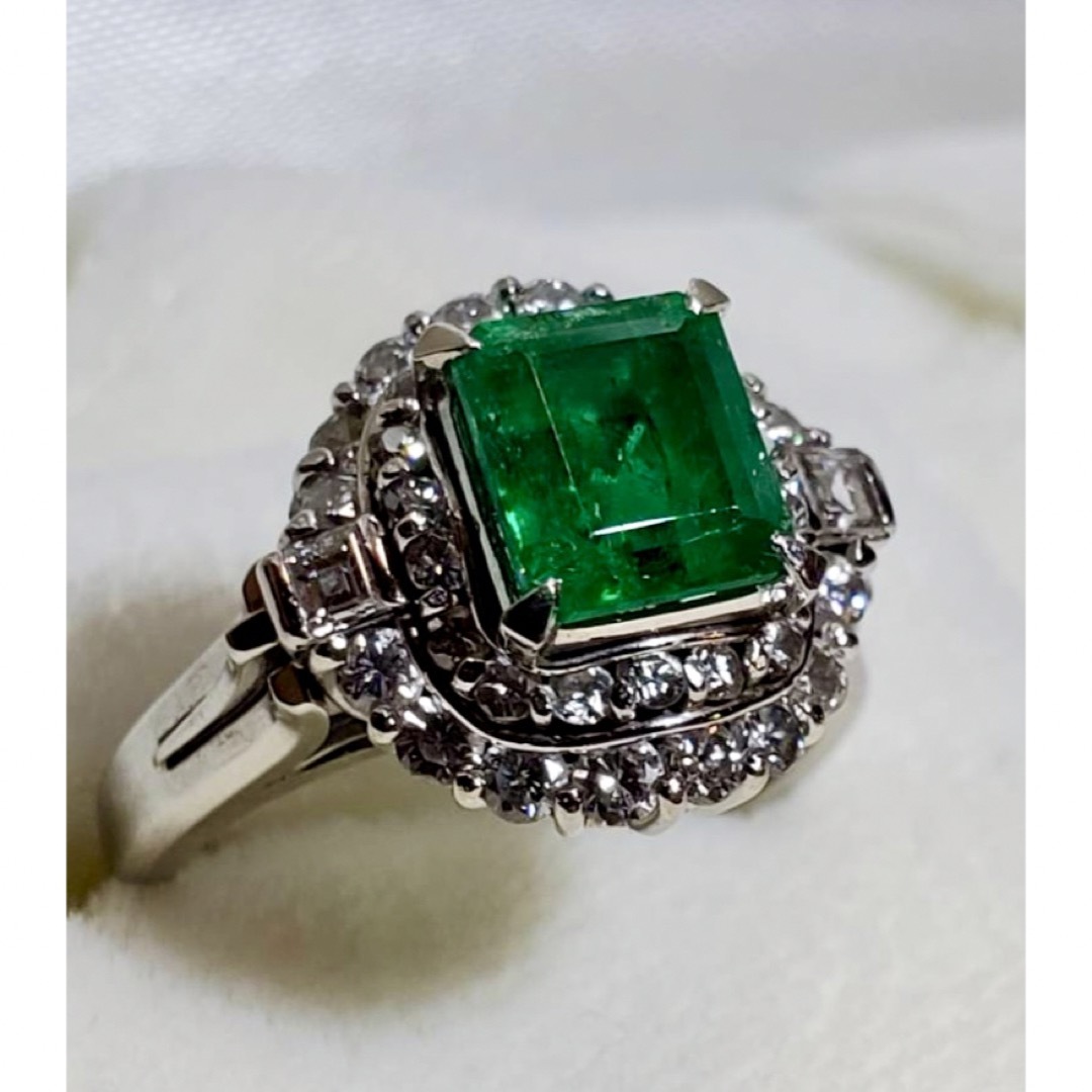 pt900陽刻　VIVID GREEN エメラルド 1.53ct D0.81ct