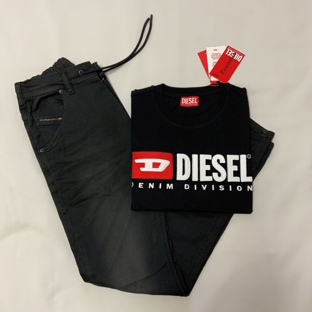 DIESEL(ディーゼル)の洗練されたデザイン　DIESEL　T-Diegor-Div　ブラックM　新モデル メンズのトップス(Tシャツ/カットソー(半袖/袖なし))の商品写真