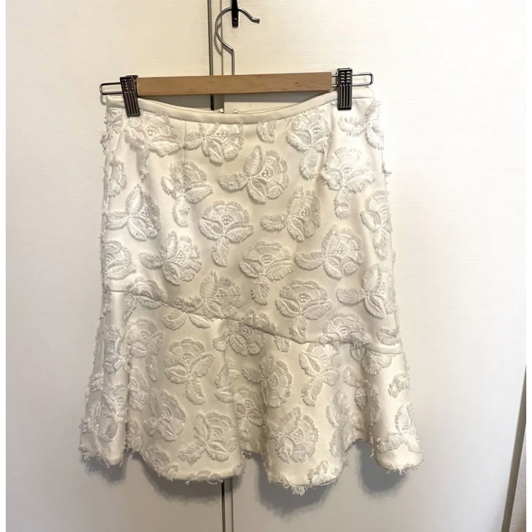 LE CIEL BLEU(ルシェルブルー)のルシェルブルー　レーススカート レディースのスカート(ひざ丈スカート)の商品写真