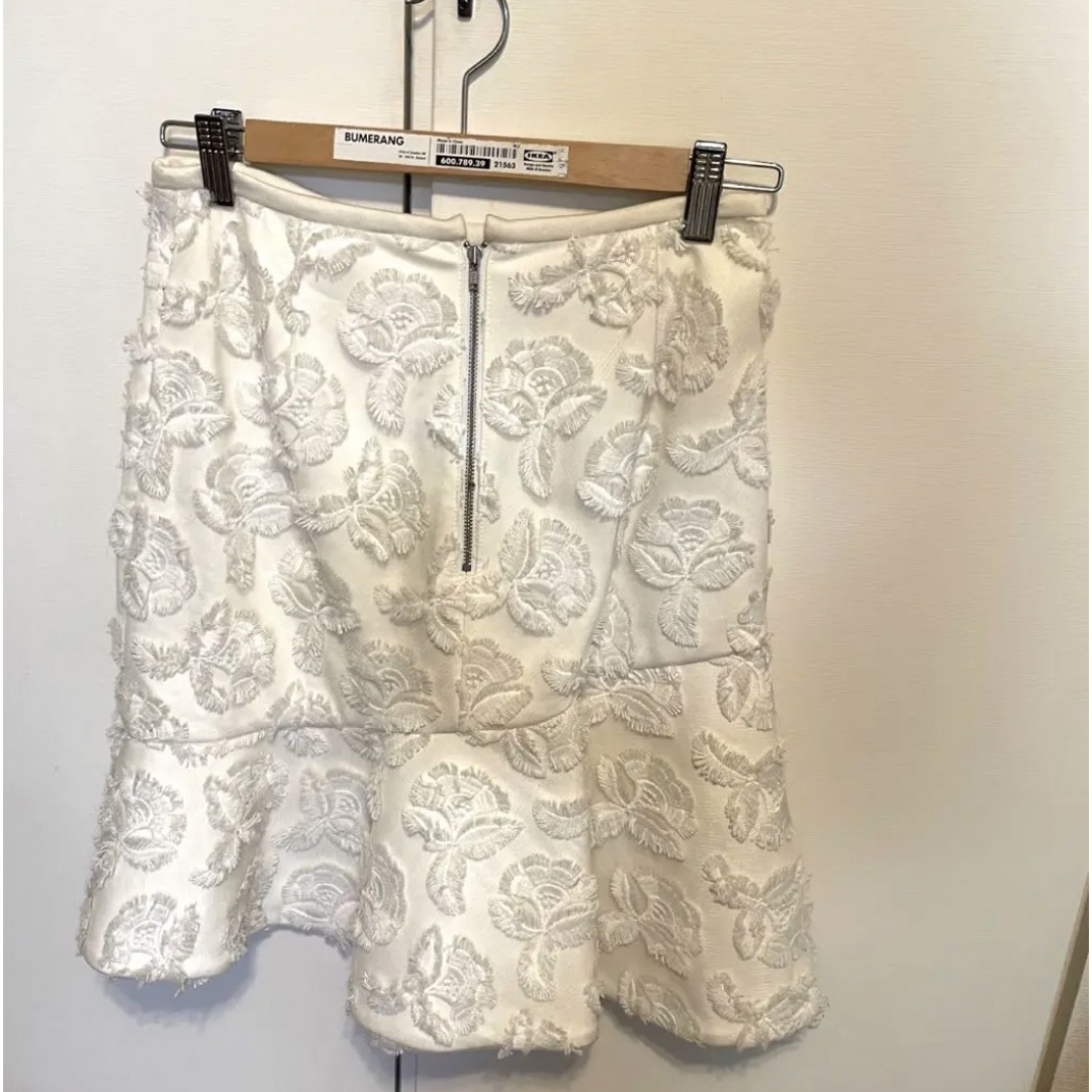 LE CIEL BLEU(ルシェルブルー)のルシェルブルー　レーススカート レディースのスカート(ひざ丈スカート)の商品写真