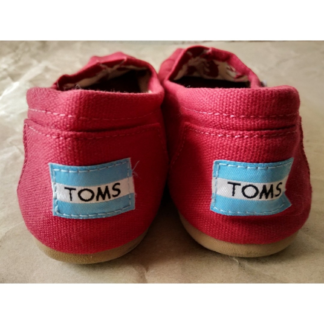 TOMS(トムズ)のTOMS✺スリッポン 23cm W6 レディースの靴/シューズ(スリッポン/モカシン)の商品写真