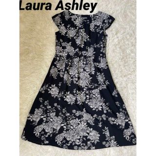 ローラアシュレイ(LAURA ASHLEY)のLAURA ASHLEY　11号　黒×花柄　ミディワンピース　リボン付き(ロングワンピース/マキシワンピース)