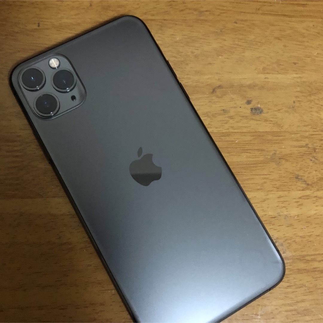 iPhone(アイフォーン)のiPhone11 Pro MAX MWHD2J/A スマホ/家電/カメラのスマートフォン/携帯電話(スマートフォン本体)の商品写真