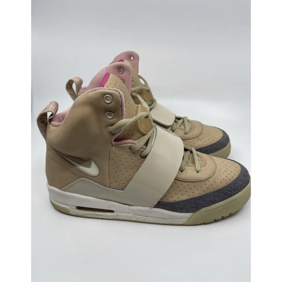 NIKE(ナイキ)のNIKE Air Yeezy 1 NET 2009 Tan 28.5cm メンズの靴/シューズ(スニーカー)の商品写真