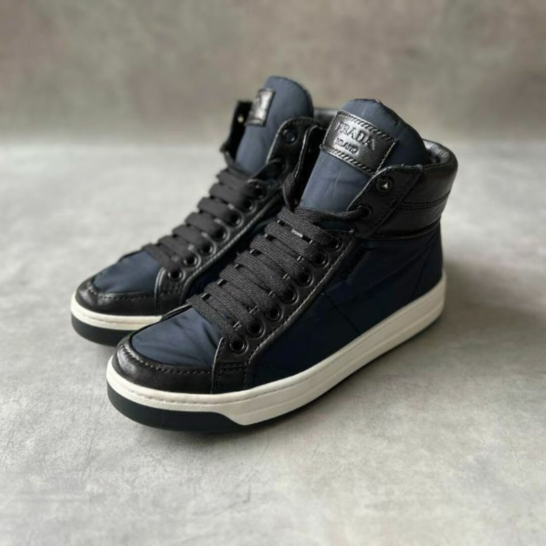 PRADA - プラダ ハイカットスニーカー ネイビー レザー × ナイロンの