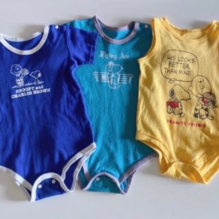 スヌーピー(SNOOPY)のスヌーピー  ロンパース    3枚　＆　NIKE Ｔシャツ　2枚　80  90(ロンパース)