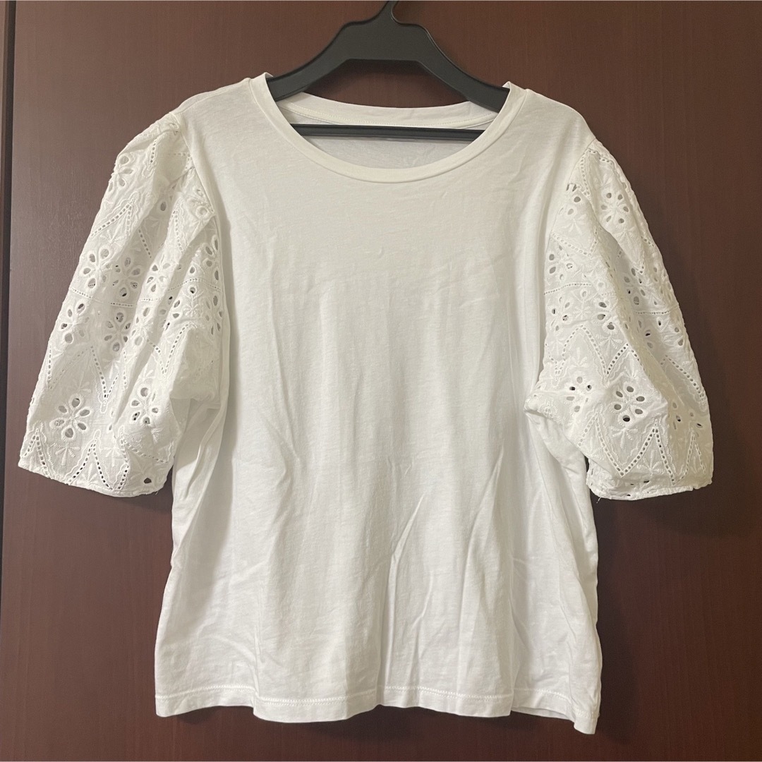 ZARA(ザラ)のZARA カットワークスリーブ tシャツ レディースのトップス(Tシャツ(半袖/袖なし))の商品写真