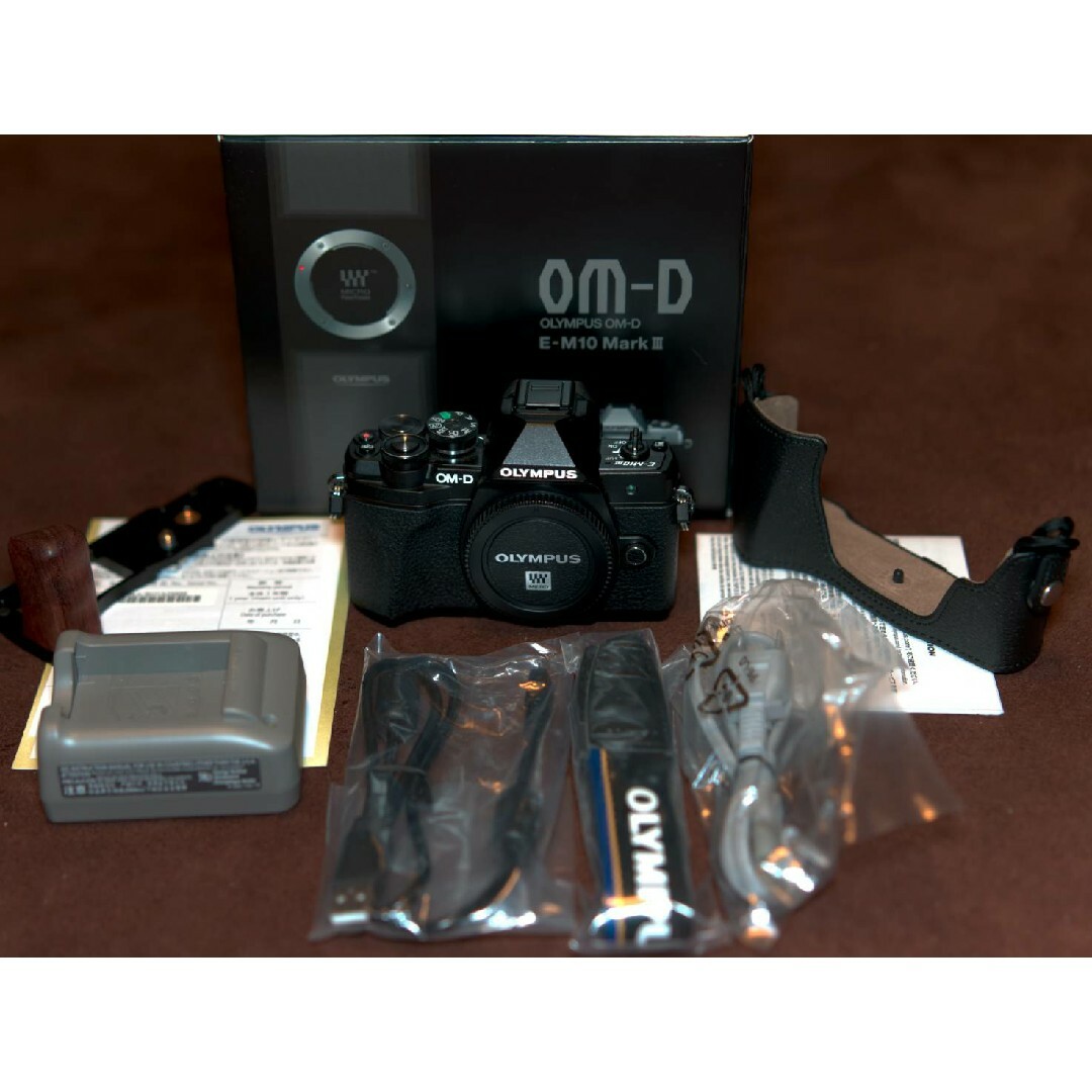 【美品!】OLYMPUS OM−D E−M10 Mark 3/おまけ3点★