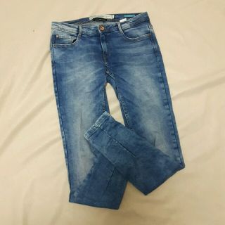 ザラ(ZARA)のZARA　スキニーデニム(スキニーパンツ)