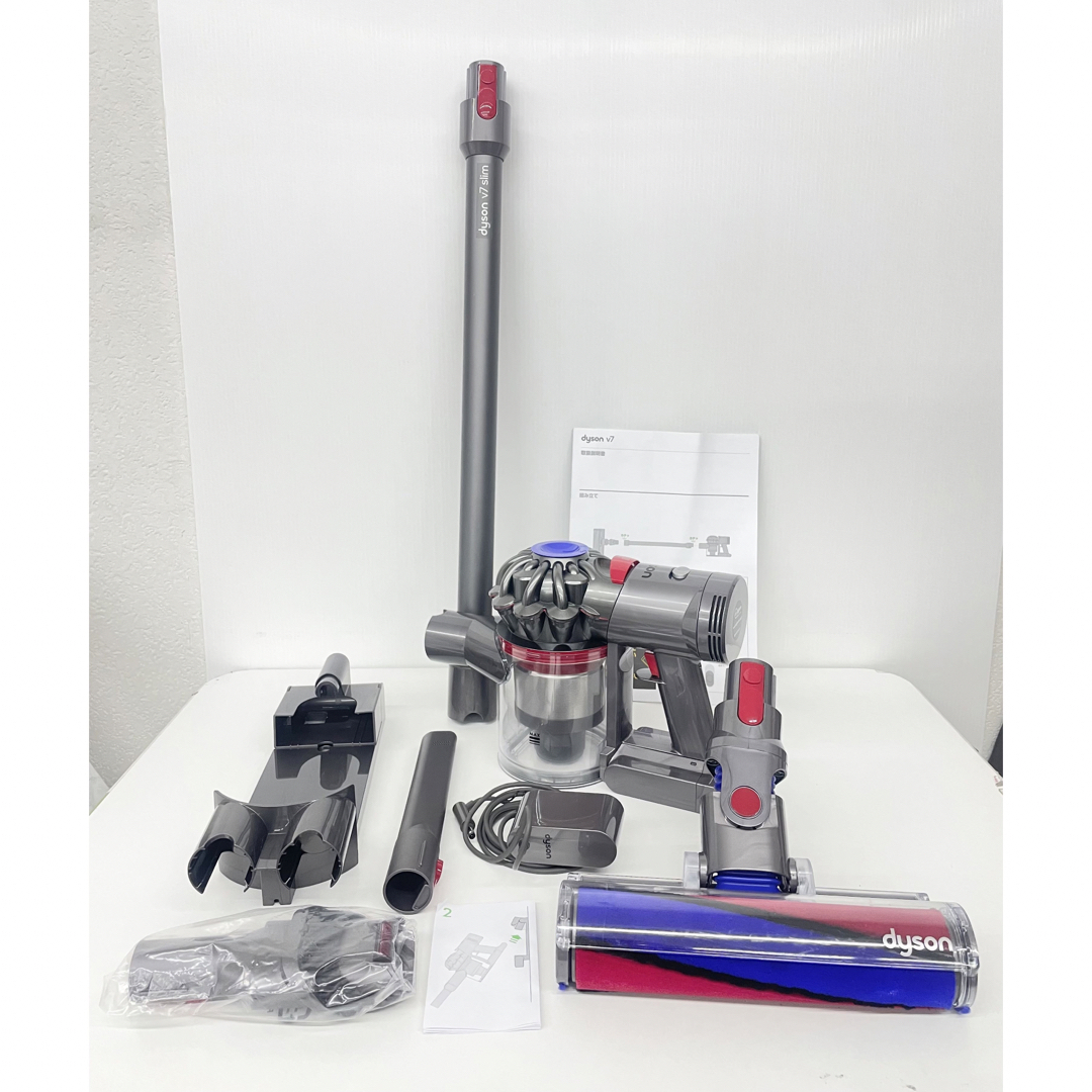 Dyson - ダイソン Dyson 掃除機 SV11SLM V7 Slim コードレスの通販 by