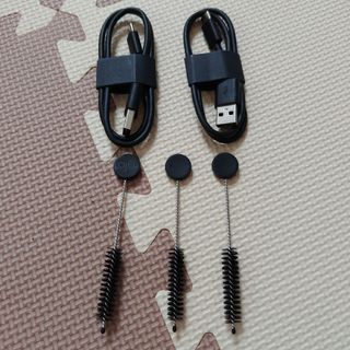 グロークリーニングブラシとUSB_ケーブル(タバコグッズ)