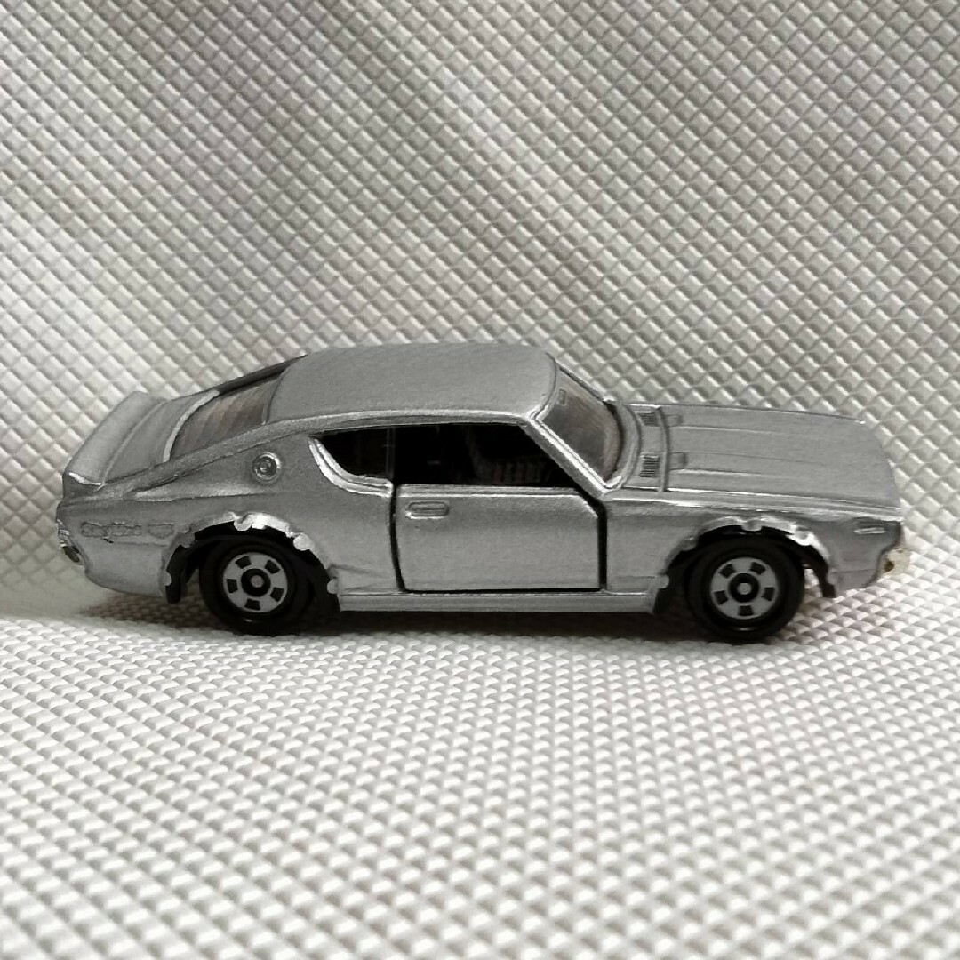 2881 日産 スカイライン2000GT-X 復刻黒箱トミカ 1/64の通販 by 2881 日産 スカイライン2000GT-X 復刻黒箱トミカ 1/64の通販 by