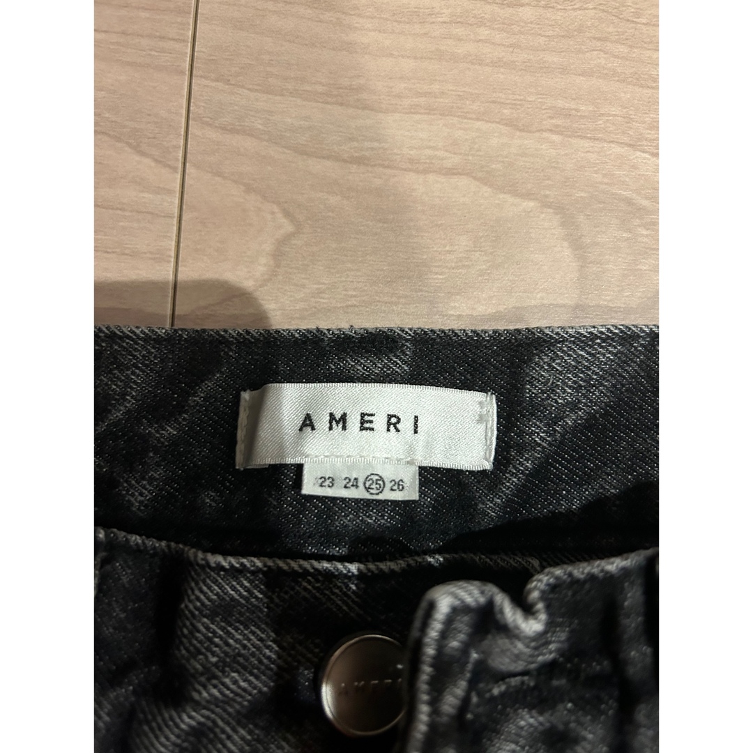 Ameri VINTAGE(アメリヴィンテージ)の【正規店購入】アメリ完売品！クラッシュスリムストレートデニム レディースのパンツ(デニム/ジーンズ)の商品写真