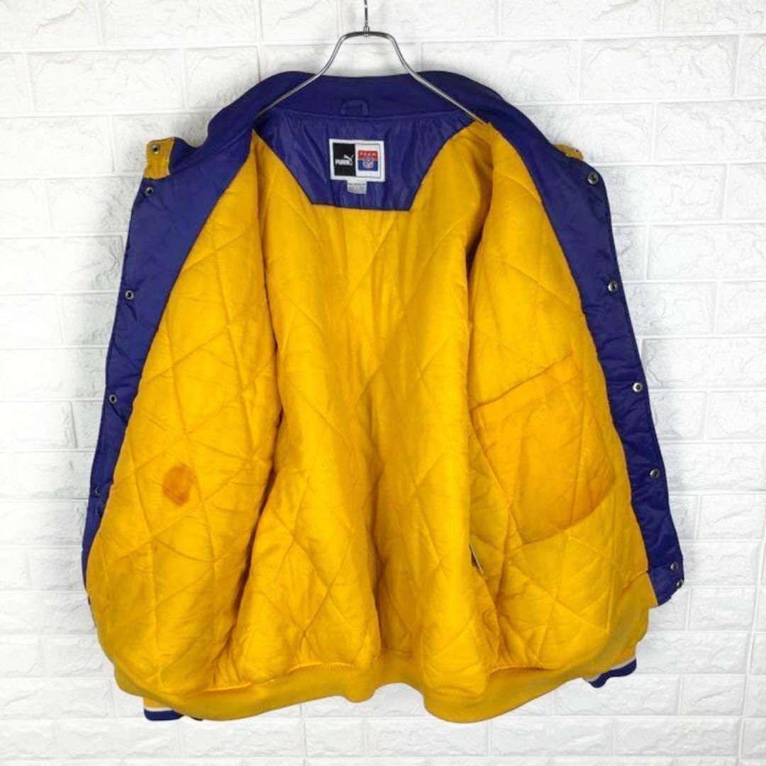 PUMA(プーマ)のプーマ NFLバイキングス 中綿ブルゾン ナイロンジャケット 刺繍チームロゴ メンズのジャケット/アウター(ブルゾン)の商品写真