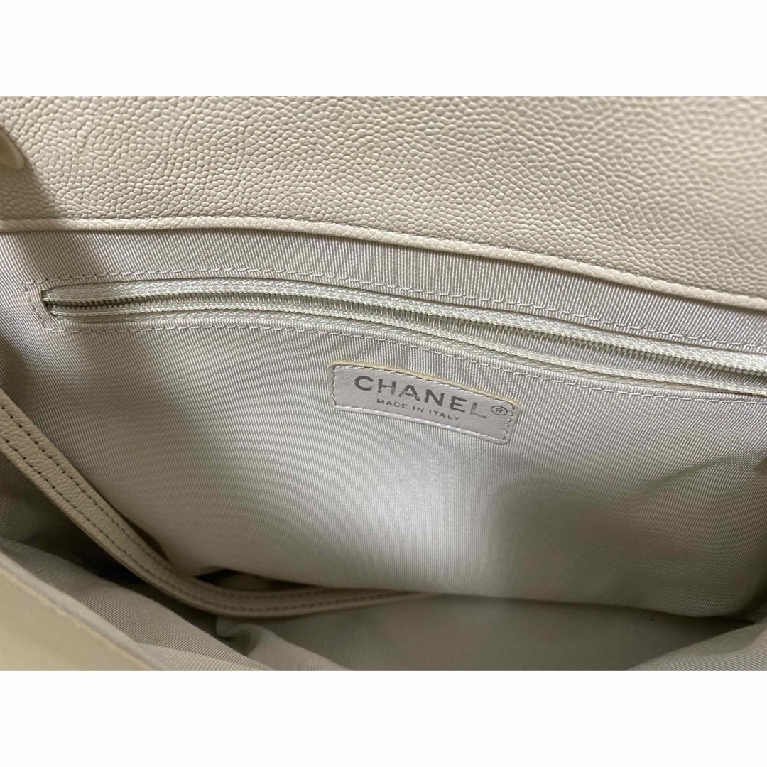 CHANEL(シャネル)のレア美品　CHANEL シャネル マトラッセ キャビアスキン バッグ　布袋 レディースのバッグ(ショルダーバッグ)の商品写真