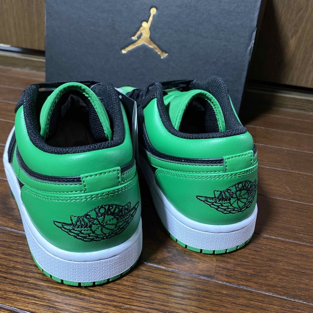 Jordan Brand（NIKE）(ジョーダン)のNIKEナイキaj1エアジョーダンAirJordan1ラッキーグリーンLOWロー メンズの靴/シューズ(スニーカー)の商品写真