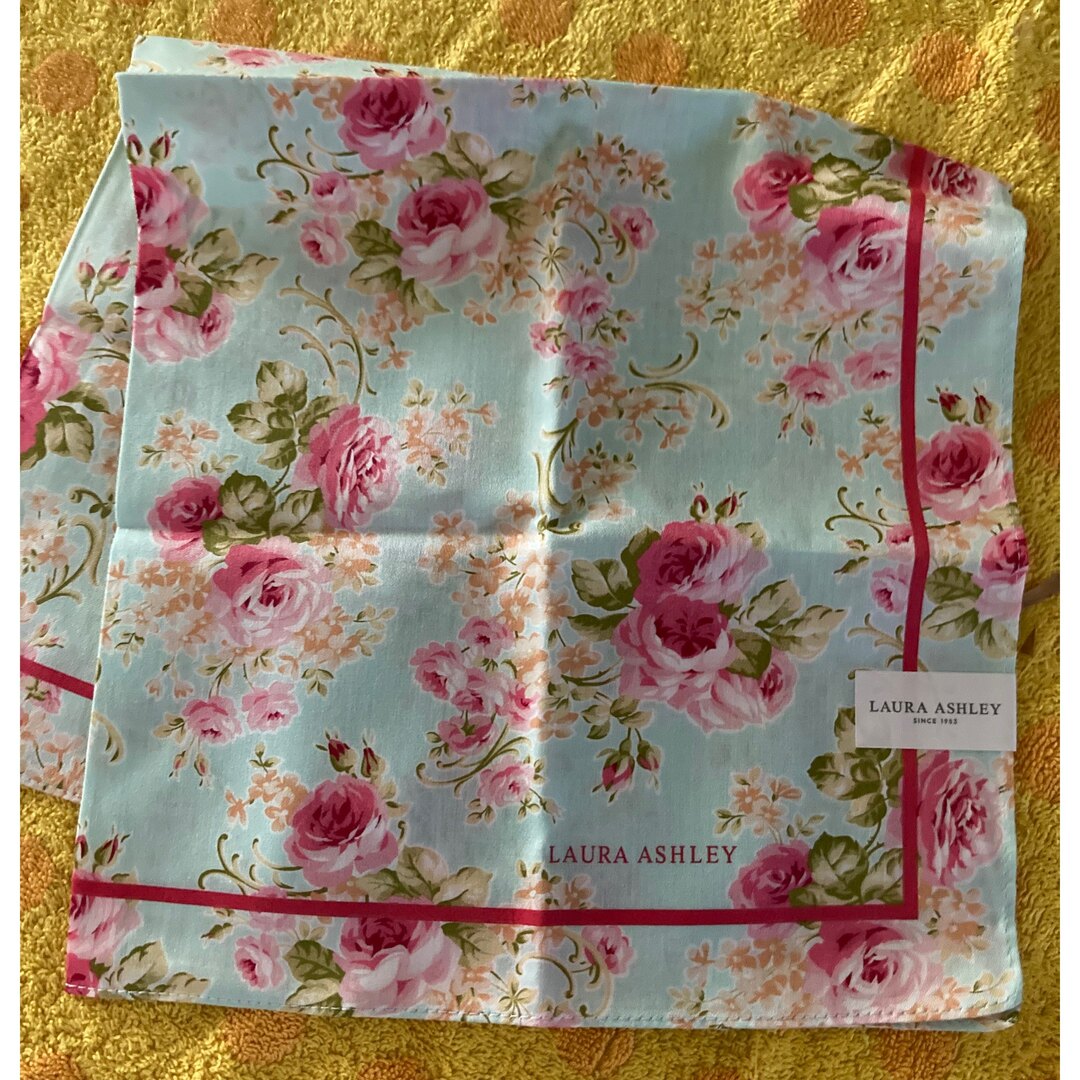LAURA ASHLEY - ローラアシュレイ ハンカチ p薔薇の通販 by LAURA ASHLEY - ローラアシュレイ ハンカチ p薔薇の通販 by