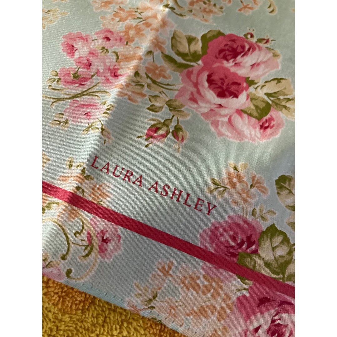 LAURA ASHLEY - ローラアシュレイ ハンカチ p薔薇の通販 by LAURA ASHLEY - ローラアシュレイ ハンカチ p薔薇の通販 by
