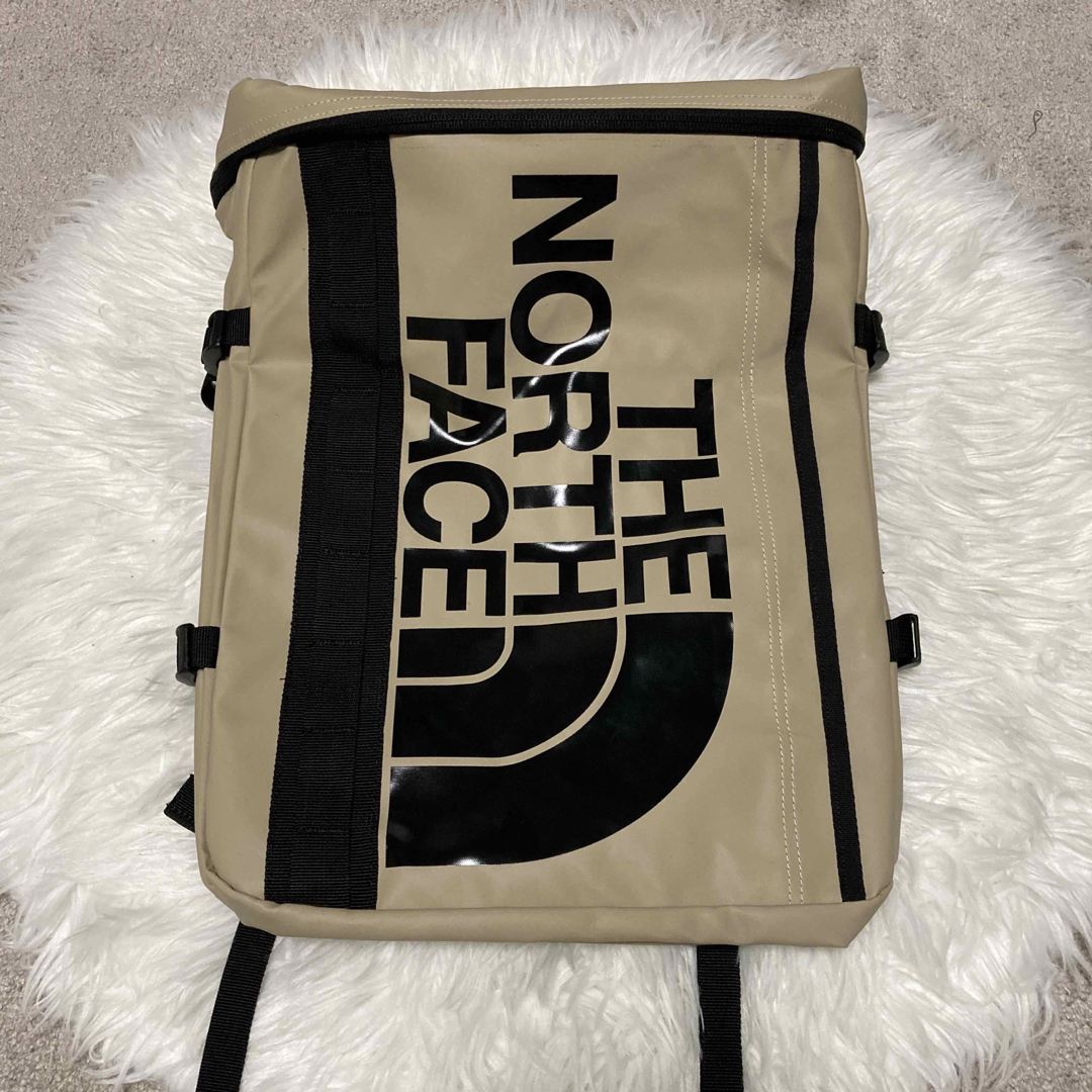 【ほぼ新品】THENORTHFACE ヒューズボックス 30L