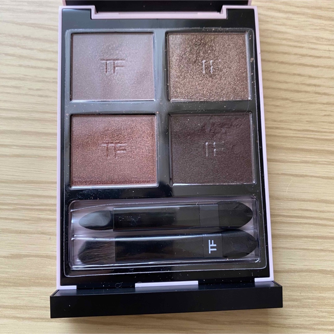 TOM FORD BEAUTY(トムフォードビューティ)のトムフォード　アイカラークォード　フォビドゥンピンク　01CR コスメ/美容のベースメイク/化粧品(アイシャドウ)の商品写真