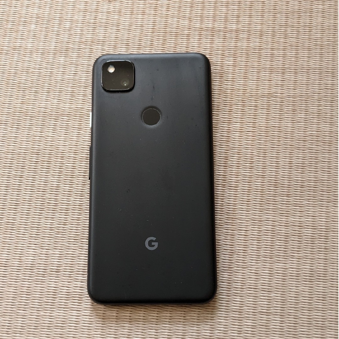 Google Pixel(グーグルピクセル)のGoogle Pixel 4a 128GB Black スマホ/家電/カメラのスマートフォン/携帯電話(スマートフォン本体)の商品写真