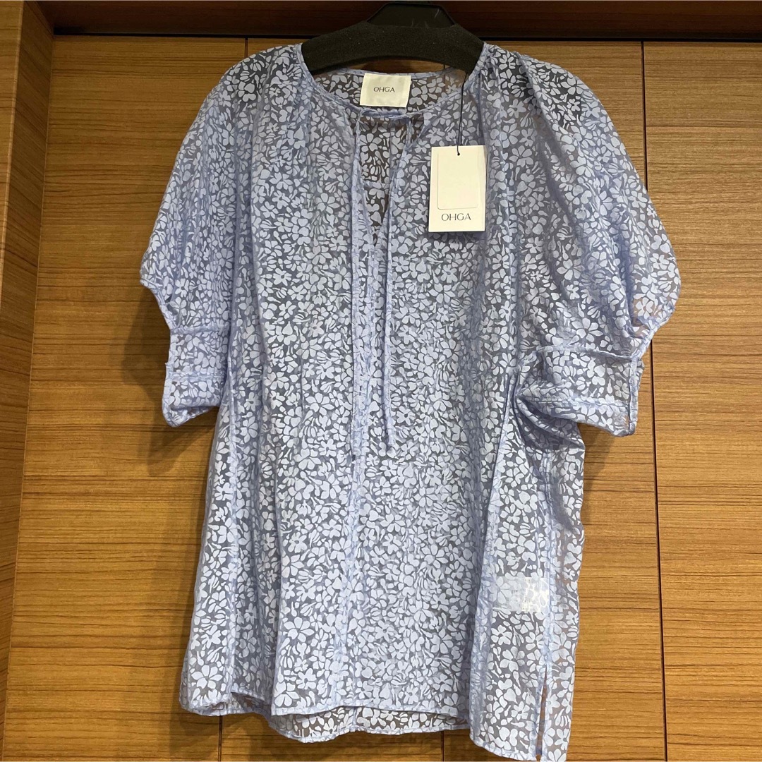 《新品タグ付》OHGA SHEER SKIPPER シアースキッパー SAX レディースのトップス(シャツ/ブラウス(半袖/袖なし))の商品写真