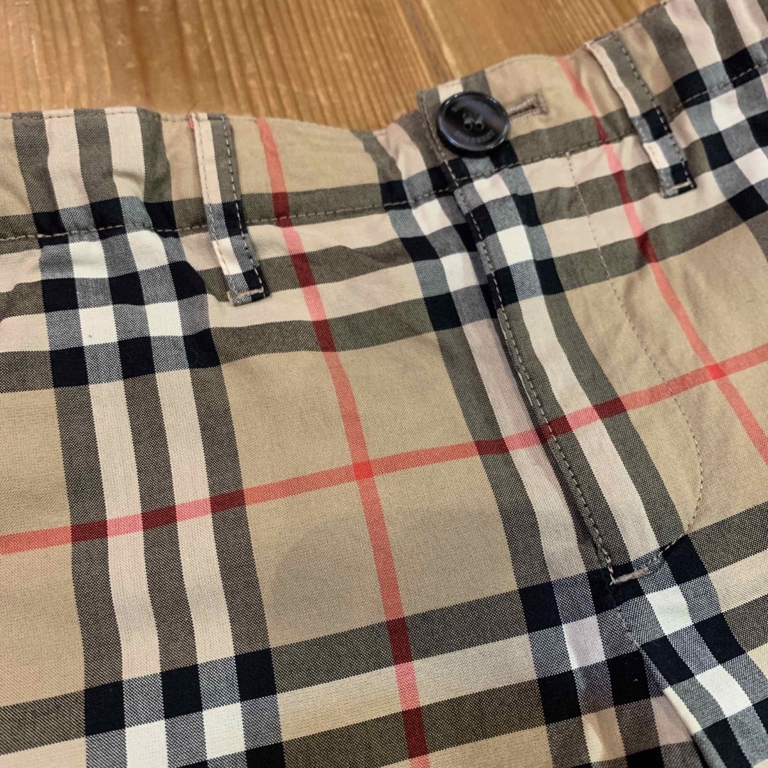 BURBERRY(バーバリー)の美品　バーバリー　ショートパンツ　ハーフパンツ　4 Burberry  キッズ/ベビー/マタニティのキッズ服男の子用(90cm~)(パンツ/スパッツ)の商品写真