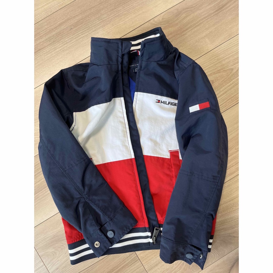 TOMMY HILFIGER(トミーヒルフィガー)の★週末限定セール★TOMMY HILFIGER ナイロンジャケット キッズ/ベビー/マタニティのキッズ服男の子用(90cm~)(ジャケット/上着)の商品写真