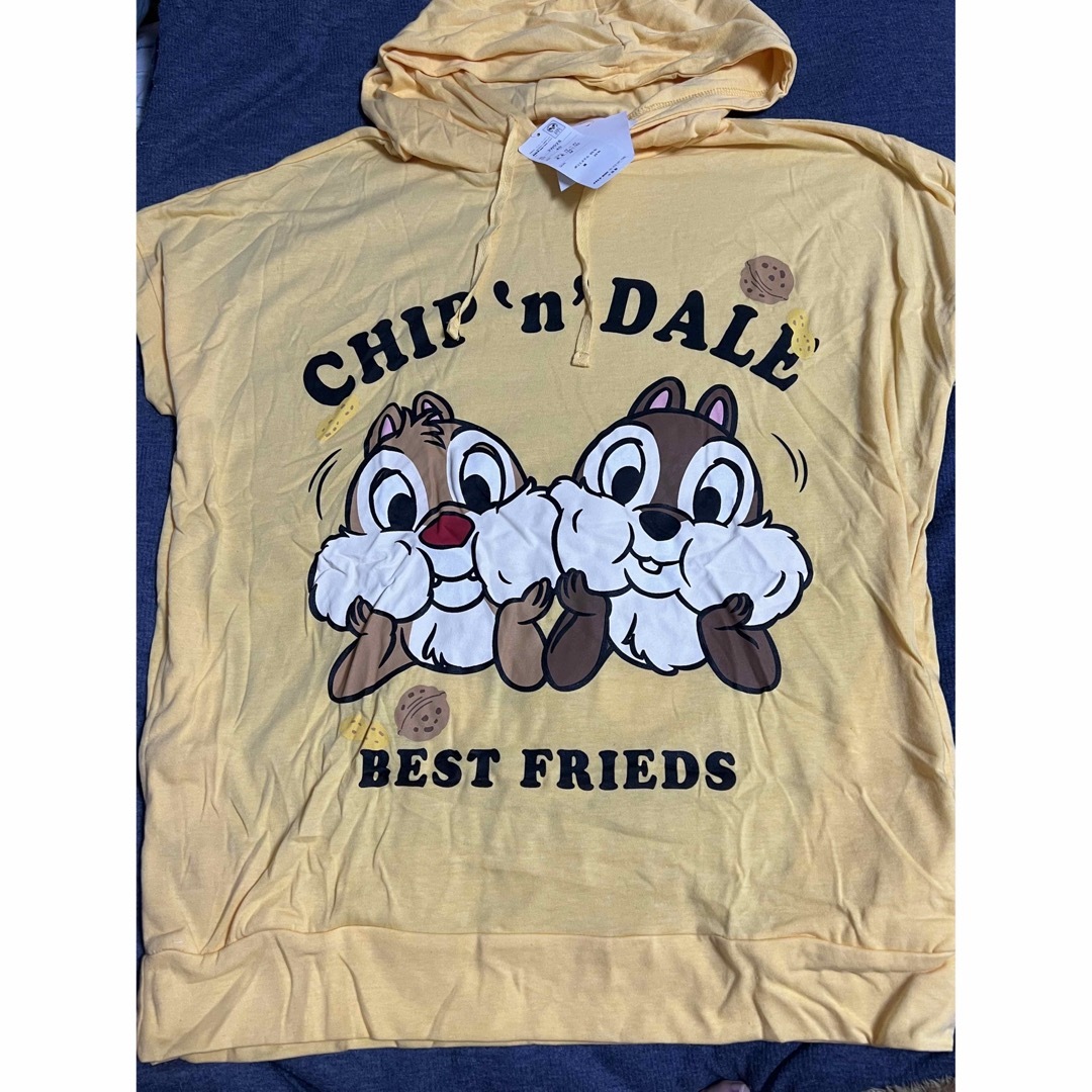 チップ&デール(チップアンドデール)のディズニー(チップ&デール)フード付き半袖パーカー レディースのトップス(Tシャツ(半袖/袖なし))の商品写真