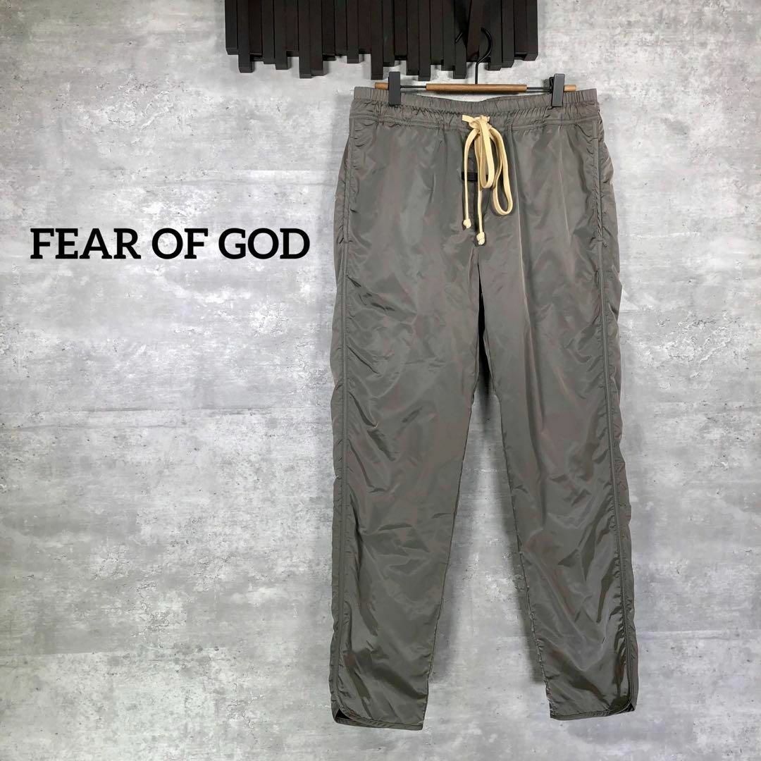 FEAR OF GOD(フィアオブゴッド)の『FEAR OF GOD』フィアオブゴット ナイロンパンツ / グレー メンズのパンツ(その他)の商品写真