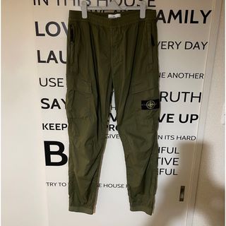ストーンアイランド ワークパンツ/カーゴパンツ(メンズ)の通販 300点