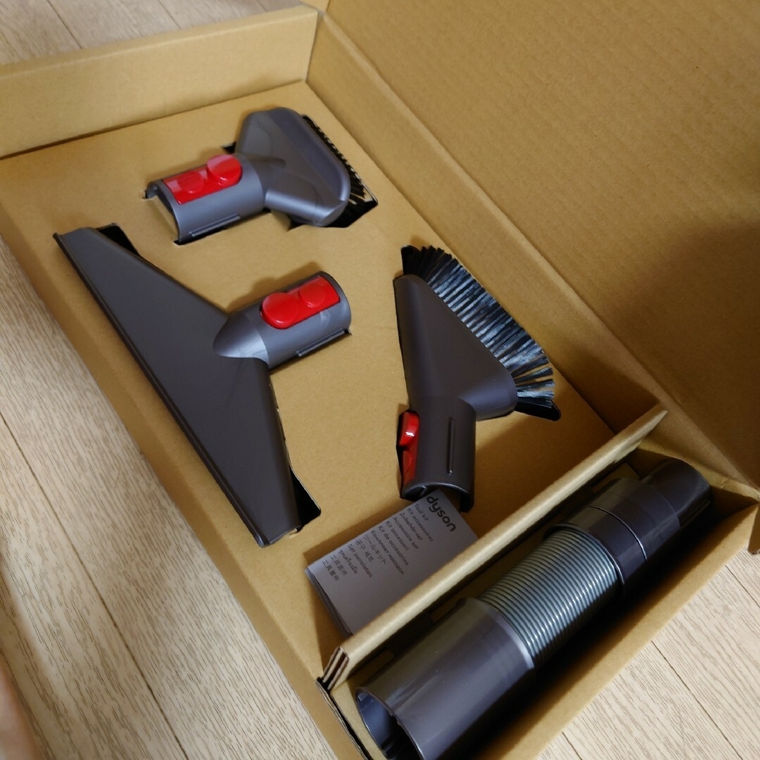 Dyson V8 Slim Fluffy Extra SV10K EXT BUの通販 by まりちゃん|ラクマ