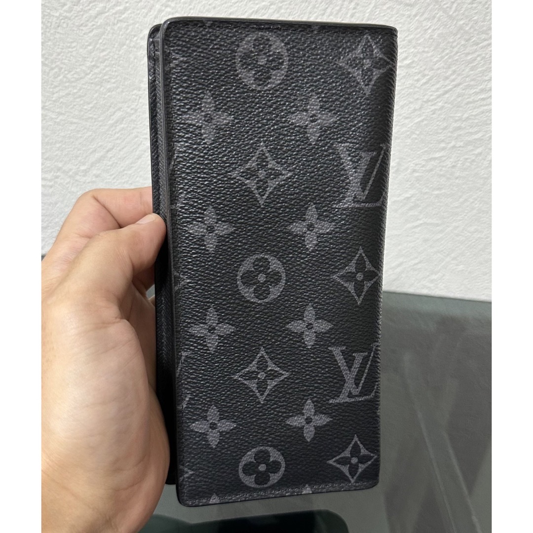 LOUIS VUITTON(ルイヴィトン)のルイヴィトン M61697 ポルトフォイユ・ブラザモノグラム エクリプス 長財布 メンズのファッション小物(長財布)の商品写真