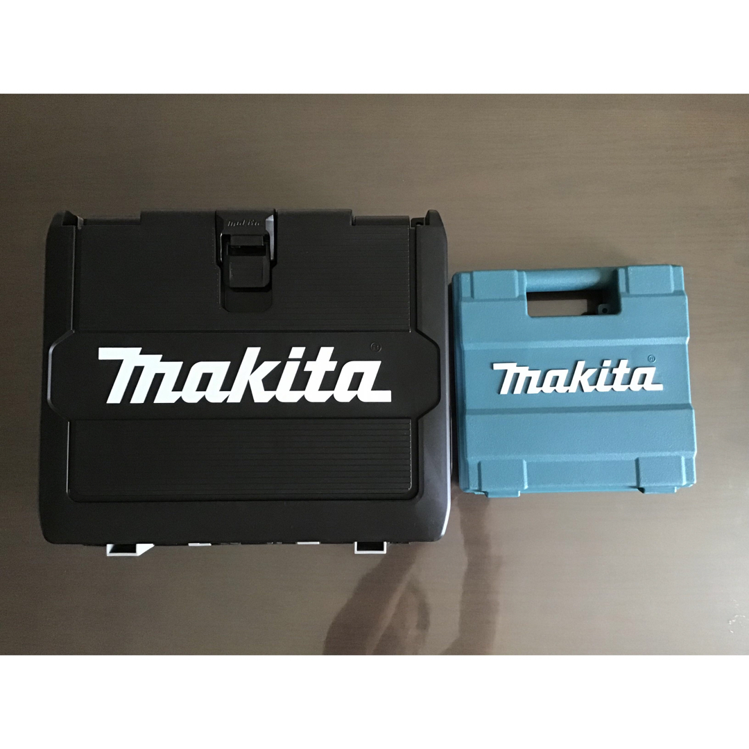 Makita(マキタ)のインパクトドライバー バッテリー2個　USマキタ純正品、75本入りビットセット 自動車/バイクのバイク(工具)の商品写真