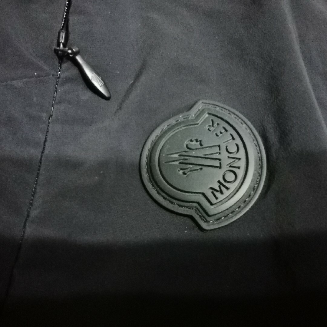 モンクレール　moncler　 スウェット　ナイロン　黒バッチメンズ