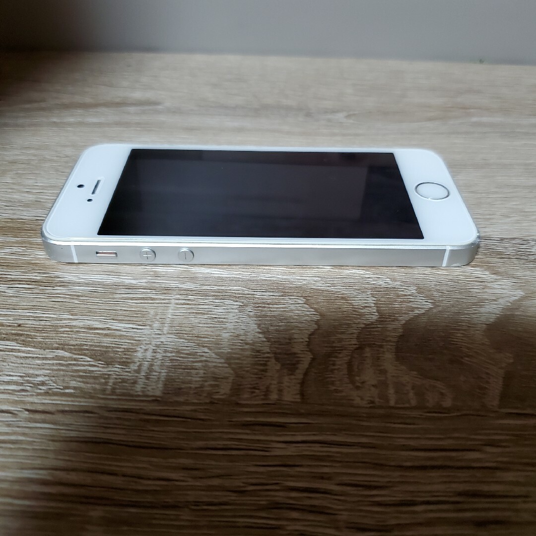 iPhone SE 128GB 初代 SIMフリー iPhone SE 128GB 初代 SIMフリー