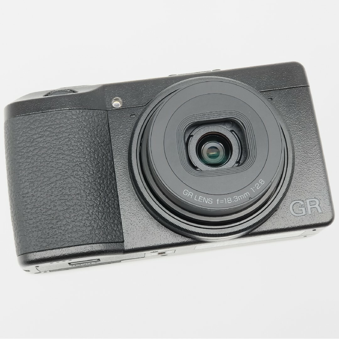 RICOH(リコー)の美品 RICOH リコー GRIII GR3 おまけ1.7万円分 スマホ/家電/カメラのカメラ(コンパクトデジタルカメラ)の商品写真
