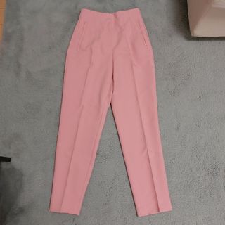 ザラ(ZARA)のZARA ザラ ハイウエスト カラーパンツ クロップド ピンク 送料込(クロップドパンツ)