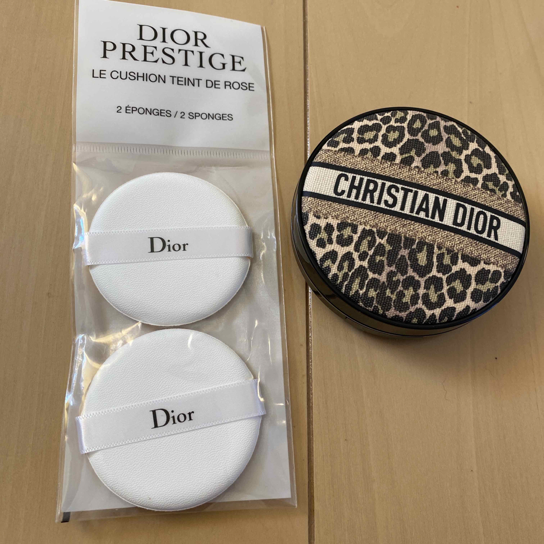 Dior(ディオール)のdior フォーエバークッション　ケース、パフ コスメ/美容のベースメイク/化粧品(ファンデーション)の商品写真