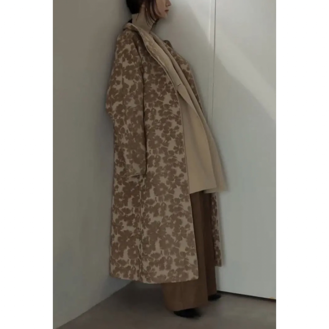 louren flower mole jacquard coat