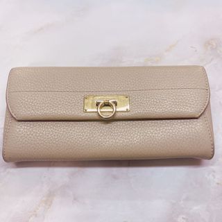 サルヴァトーレフェラガモ(Salvatore Ferragamo)のフェラガモ　長財布　ベージュ(財布)