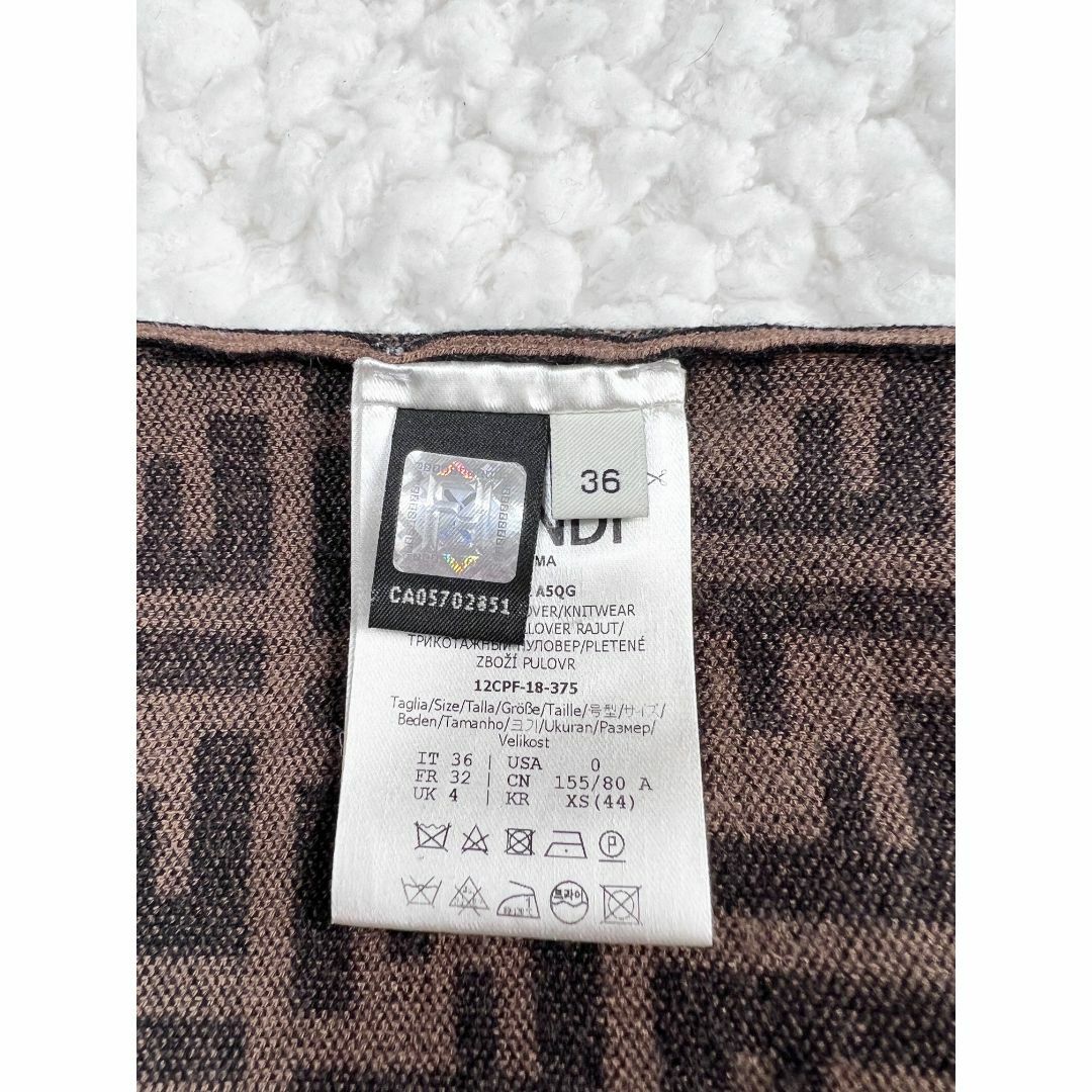 FENDI(フェンディ)のFENDI 極美品 FFロゴモチーフ セーター 半袖ニット 36 レディースのトップス(カットソー(半袖/袖なし))の商品写真