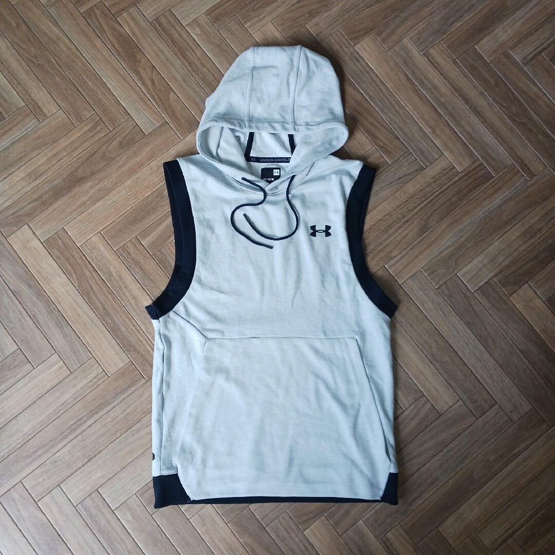 UNDER ARMOUR - アンダーアーマー ノースリーブパーカーの通販 by