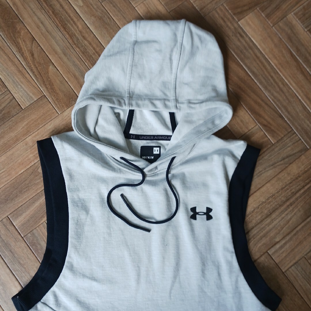 UNDER ARMOUR - アンダーアーマー ノースリーブパーカーの通販 by