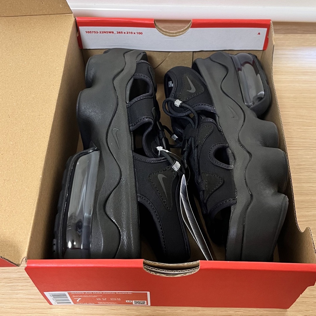 新品未使用】ナイキ エアマックス ココ サンダル 黒 新品未使用】ナイキ エアマックス ココ サンダル 黒