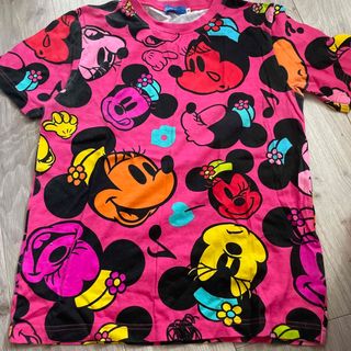 ディズニー(Disney)のディズニーランド ミニー総柄Tシャツ(Tシャツ(半袖/袖なし))