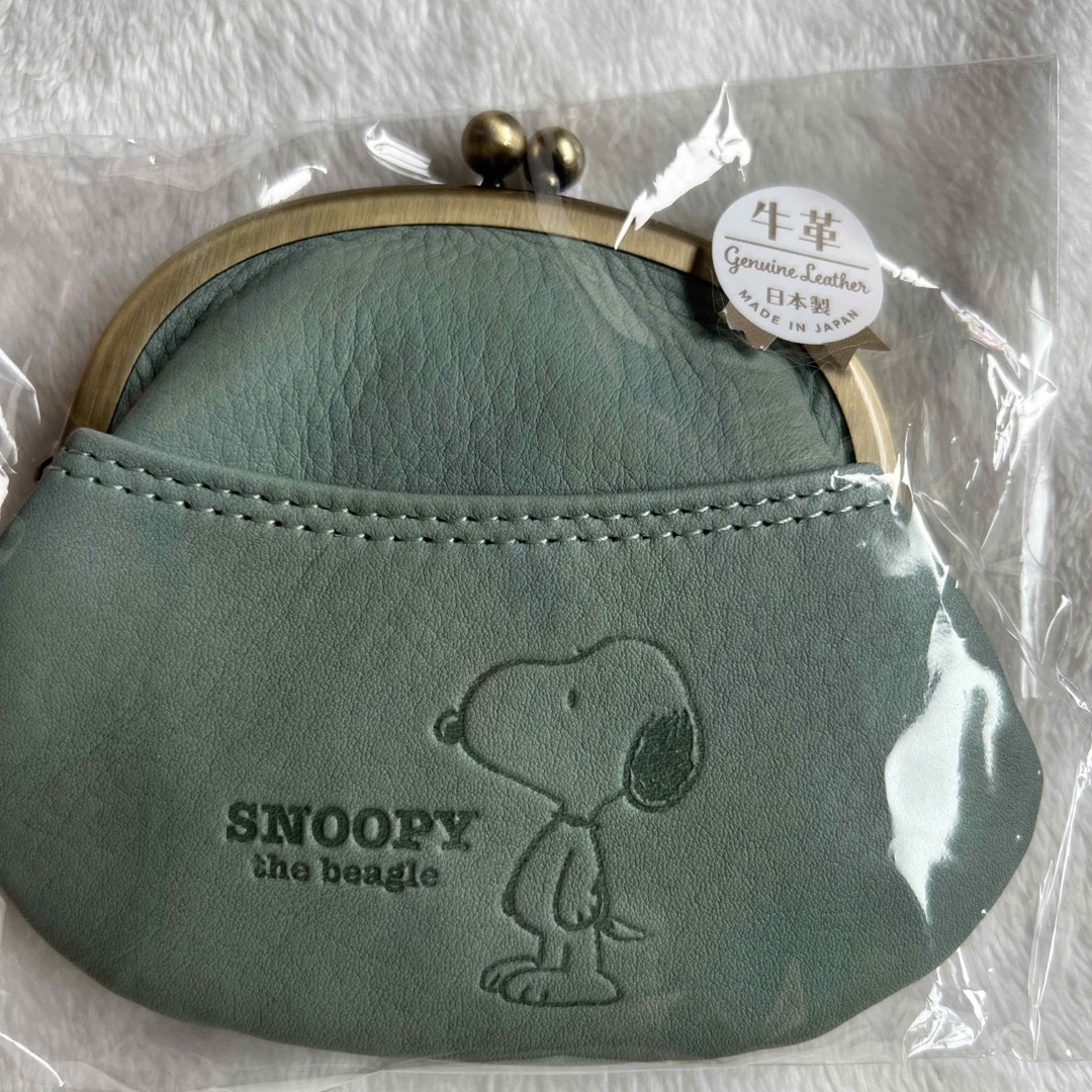 SNOOPY(スヌーピー)のスヌーピ　牛革　がま口財布 レディースのファッション小物(コインケース)の商品写真