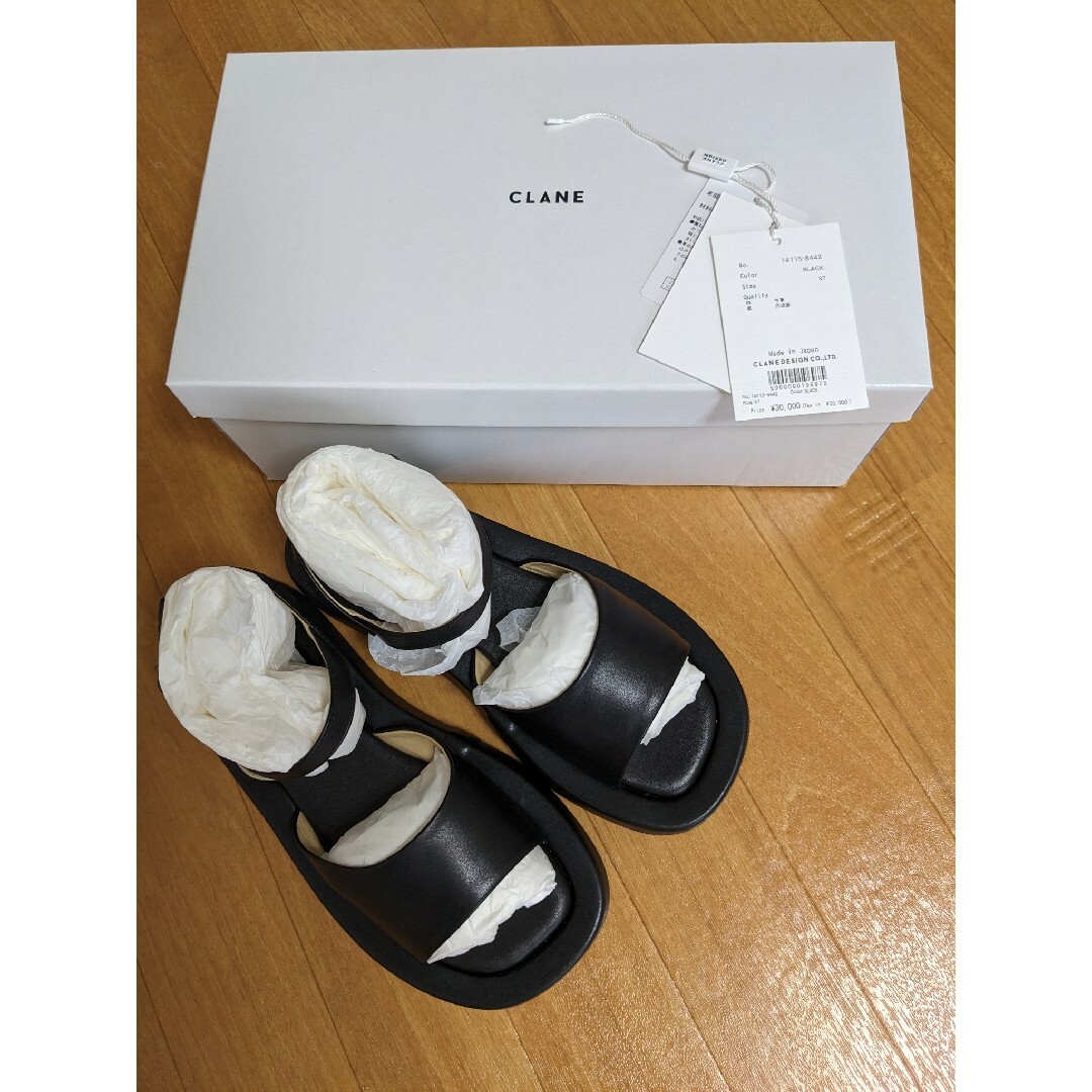 CLANE(クラネ)の最終値下　新品　CLANE　EDGE SOLE CURVE SANDALS レディースの靴/シューズ(サンダル)の商品写真