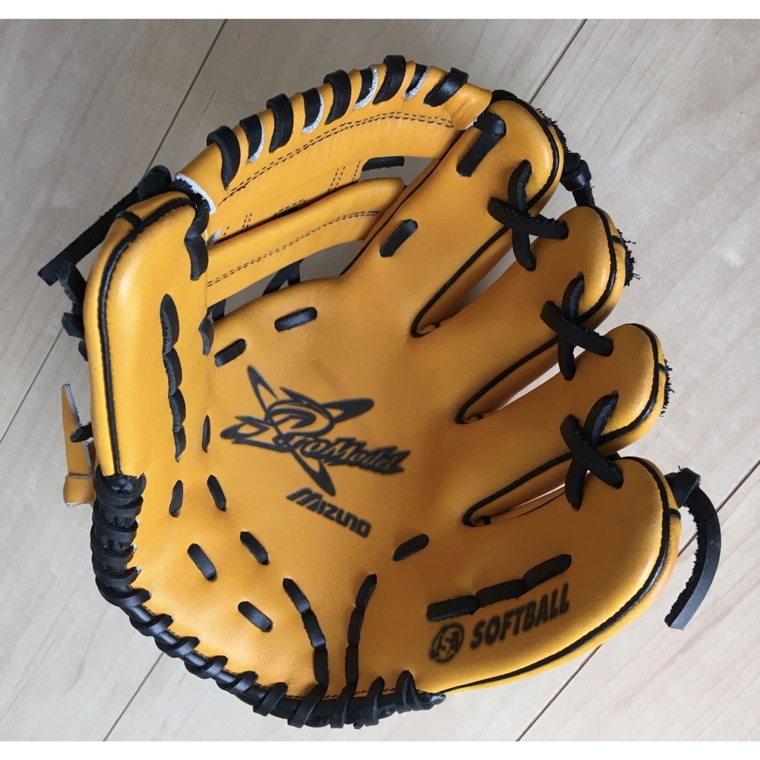 MIZUNO(ミズノ)のミズノ軟式グローブ スポーツ/アウトドアの野球(グローブ)の商品写真