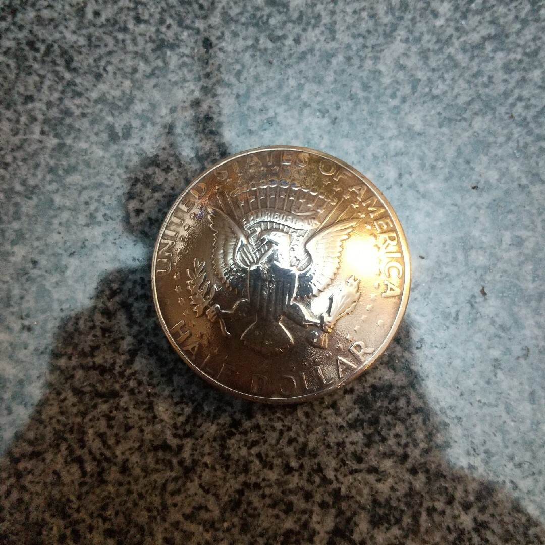 アメリカ 50セント コイン コンチョ ハーフダラー ループ式　２個セット ハンドメイドの素材/材料(各種パーツ)の商品写真